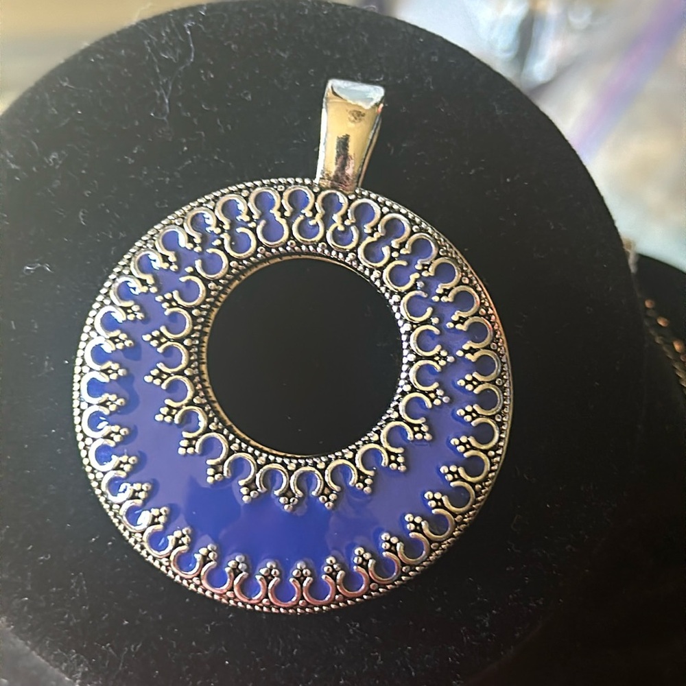 Premier Designs Double Take Pendant Drop
